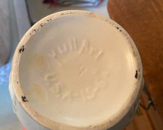 RD41 -  $5 Hull Pottery Vase