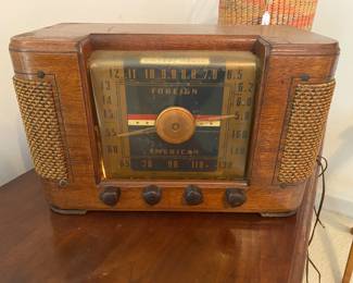 RD47 - $150. Crosley Victory Model Radio - Powers on will tuner knob will not move. Case is in very good shape. 