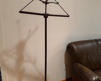RF28 - $600. 1910 era portable / collapsable Coat & Hat Rack. Metal. (Field Generals Coat Rack) 