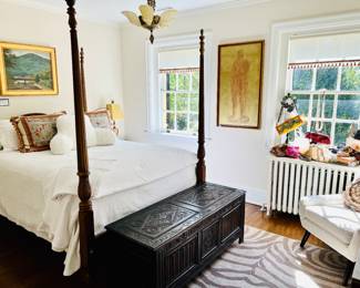 Oueen Bed with like new mattress and box