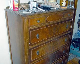 Old Dresser