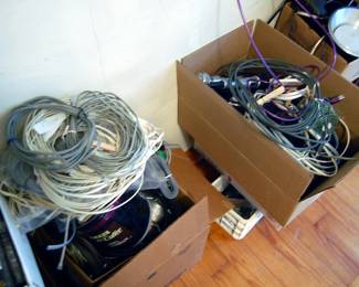 Lots of Electronic stuff.... Cables and such