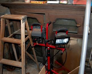 Top to Cupboard still needs un-buried