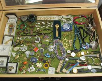 Nice selection of costume jewelry and other beautiful things.