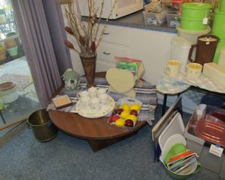 Mid-century LANE coffee table, Christopher Stuart bone china