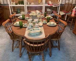 Dining table with 6 chairs and one leaf - you will be ready to host all the holiday gatherings with this set