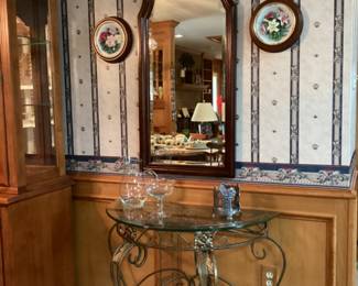 Wouldn’t this table and mirror be cute in the entryway of your home?