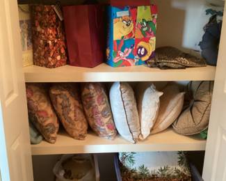 A nice selection of decorative pillows