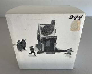 Dept 56 Heritage Village Collection Childe Pond and Skaters RETIRED