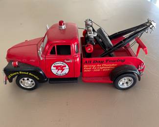 Vintage Welly 1953 Chevy Tow Truck 1:34 Scale Diecast