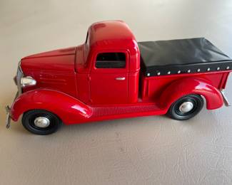 Vintage Liberty Classic Limited Edition 1937 Chevy Coin Bank W/ Key RARE