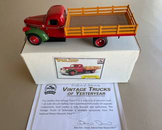 Vintage National Motor Museum 1941 Chevrolet Stake & Platform Truck Diecast