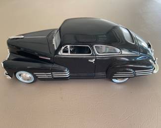 Vintage MotorMax 1948 Chevrolet Aerosedan Fleetline 1:24 Scale Diecast