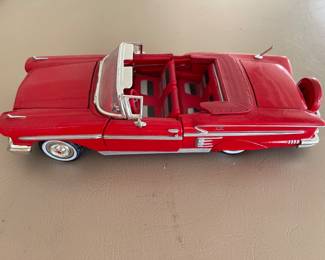 Vintage MotorMax 1958 Chevrolet Impala Convertible 1:24 Scale Diecast