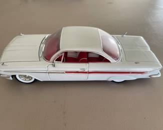 Vintage Jada 1960 Chevy Impala Street Low 1:24 Scale Diecast 