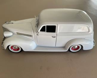 Vintage Jada 1939 Chevrolet Sedan Delivery 1:24 Scale Diecast