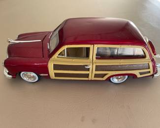 Vintage MotorMax 1949 Ford Woody Wagon 1:24 Scale Diecast