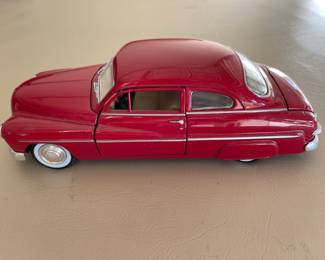 Vintage MotorMax 1949 Mercury Couple 1:24 Scale Diecast