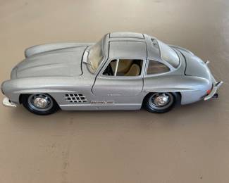 Vintage Burago 1954 Mercedes Benz SL Gullwing 1:18 Scale Diecast