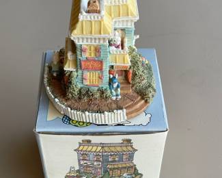 Vintage The Bunny Family Village Fourteen Carrot Inn