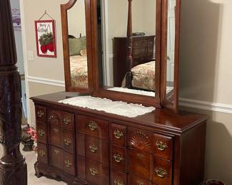 Thomas Kincaid Dresser w/ Mirror