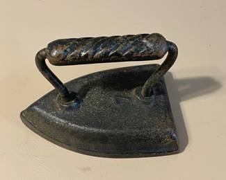 Antique Cast Iron/Sad Iron #7