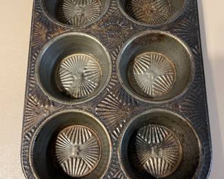 Vintage Bakerex Crown Ware Starburst Muffin Pan