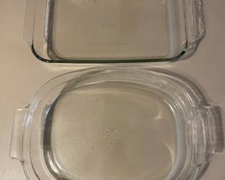 Vintage Pyrex 4 and 3 Qt Baking Dishes
