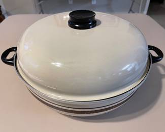 Vintage Regal Ware Dutch Oven