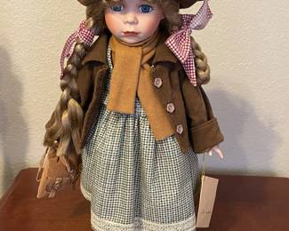 Vintage Les Poupees Porcelain Doll Carine