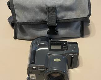 Vintage Olympus Infinity Superzoom 300 35mm SLR Camera w/ Case