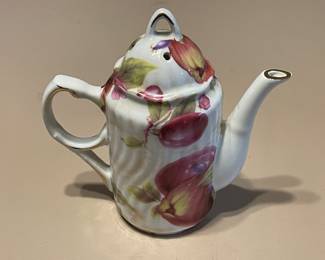 Vintage Sadler Windsor England Porcelain Teapot Gold Trim