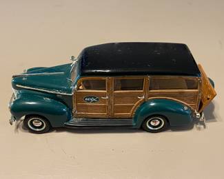 Vintage ERTL 1940 Ford Woody Wagon Wix Limited Edition 1:24 Scale Diecast