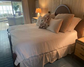 Lexington-Islands Tropic king size bed headboard, footboard and frame.&nbsp;
King Size Beautyrest Recharge Edmore Plush mattress and box spring.&nbsp;
Lexington night stand&nbsp;and&nbsp;dresser