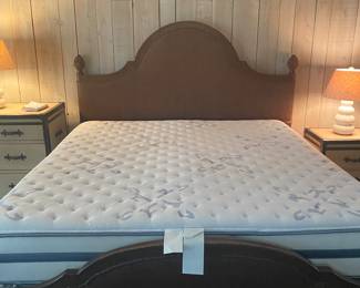 Lexington-Islands Tropic king size bed headboard, footboard and frame.&nbsp;
King Size Beautyrest Recharge Edmore Plush mattress and box spring.&nbsp;
Lexington night stand&nbsp;and&nbsp;dresser