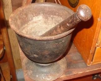 Antique cast iron apothcary mortar & pestle