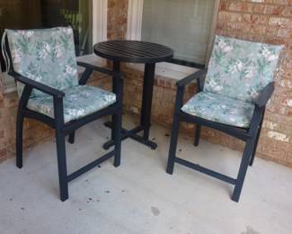 Outdoor Chairs & Table
