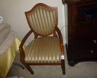 MAHOGANY SIDE ARM CHAIR