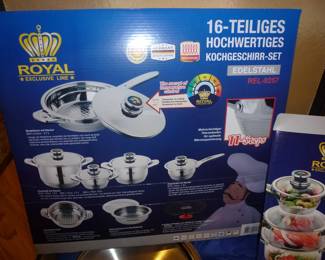A NEW SET OF ROYAL EXCLUSIVE COOKWARE 16 PIECE SET IN CASE