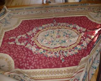 CENTER PATTERN OF RUG