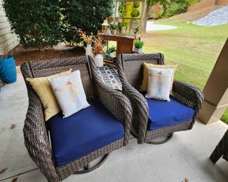 Outdoor Swivel Chairs