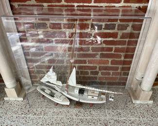 Case can sit on floor to provide a table top surface , but is also heavy and sturdy to be placed on a table for easier viewing. 