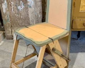 Unusual Arts & Crafts Fort Massac Chair Co. folding Convertible tilt top Bachelors Chair/step stool/ironing board