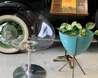 Italian Eros lucite & aluminum shell chair, MCM bullet planter, antique music/book stand & Mid Century Kulicke welded aluminum frame oil on canvas artwork signed Patton