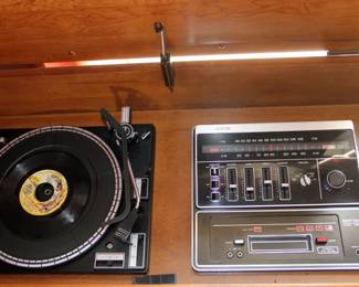 Zenith Stereo Console