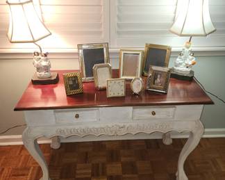 Side table with two drawers.