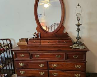 $125 Dresser w/mirror