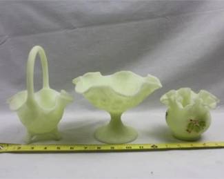 Lot 014   4 Bid(s)
Vintage Fenton Custard Satin Yellow - Hand Painted and Signed