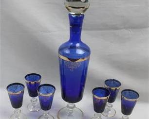 Lot 041   3 Bid(s)
Vintage Decanter Set