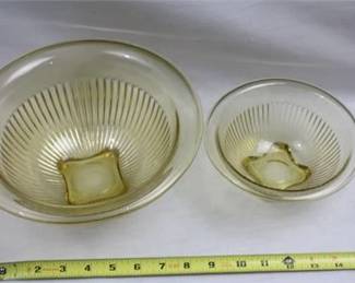 Lot 047   0 Bid(s)
Vintage Hazel Atlas Glass Ribbed Mixing Bowls
